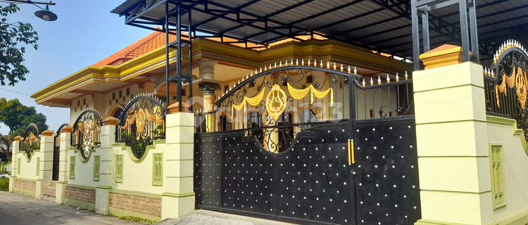 Rumah Mewah Klasik di Jantung Kota Jombang! 1