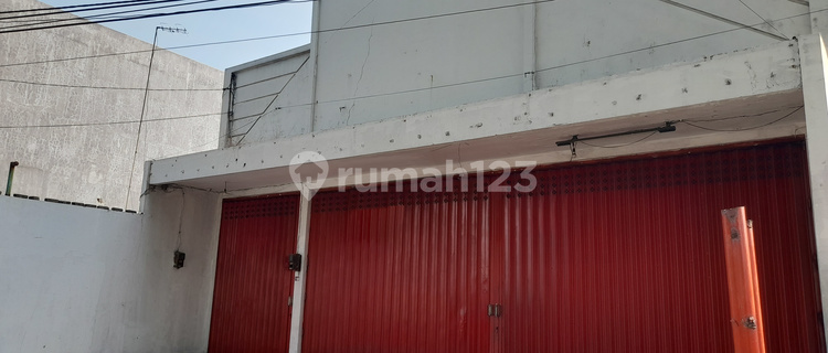 Strategic Shop House/Warehouse by the National Road in Kepuhkembeng. 1