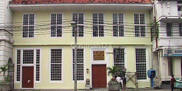 Disewakan Gedung Langka 1600m2 Ex Bank Asing Kotu Asemka Jakarta 1