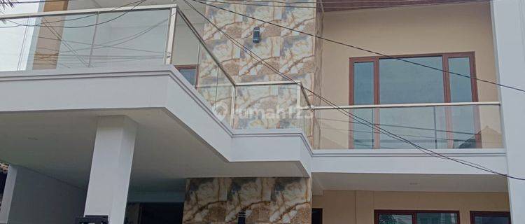Rumah 2 Lantai Bagus Semi Furnished di Bintaro, Tangerang Selatan 1