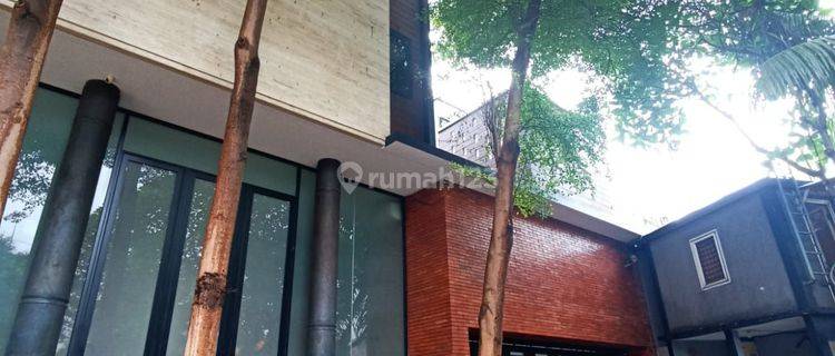 Rumah Minimalis modern di Kebayoran lama Jakarta 1