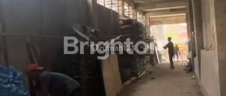 RUKO BARU 3LT MASIH PROSES FINISHING DI JEMBATAN LIMA 1