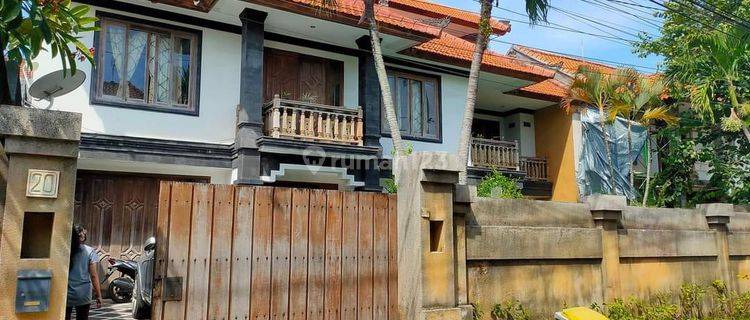 Exclusive 4br Villa In Petitenget, Kerobokan, Badung 1