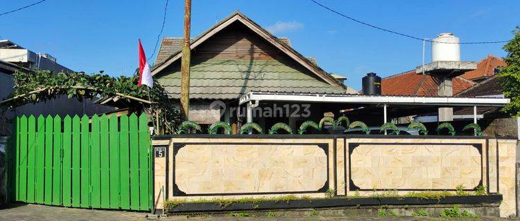 Rumah 2 Lantai Dengan Taman Luas di Kwanji Dalung 1