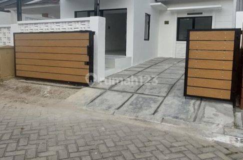 Metland Transyogi, Cibubur. Rumah Siap Huni, Modern, Bebas Banjir 1