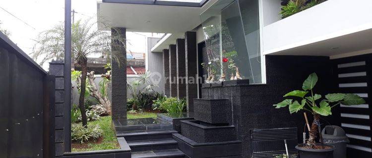 Jual sewa. Rumah Kemang, Jaksel. Siap Huni 2Lt, Modern, Bebas Bjr 1