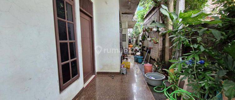 Di Jual  Rumah lama hitung tanah  di Jl Kenangan, Pancoran Mas Depok, Jawa Barat 1