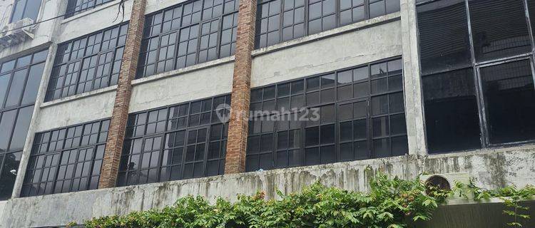 Ruko Cikini Pakai Elevator Parkir Luas Dan Aman Cocok Untuk Investasi Harga Di Bawah Pasaran 1