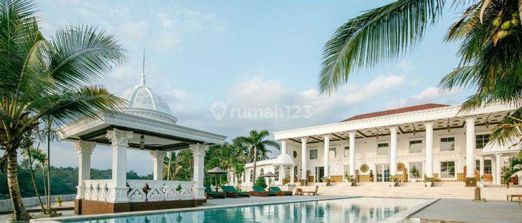 Modern And Luxury Villa On The Beach Front With Mediterania Style 1