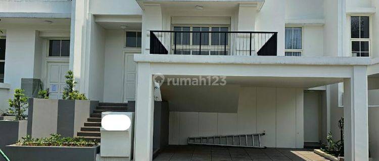 Rumah 2 Lantai di Summarecon Bogor, Golf View 1