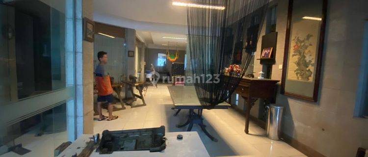 Rumah 2 Lantai Hadap Selatan di Pluit Barat, Jakarta Utara 1