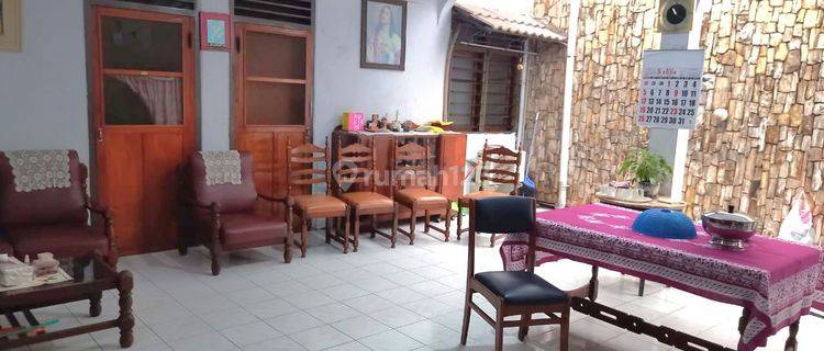 Dijual Rumah Mangga Besar, Cocok Untuk Kos-Kos' An, Lokasi Strategis. Pinggir Jalan, Dekat Apotek, Rumah Sakit & Sekolah, Bebas Banjir 1