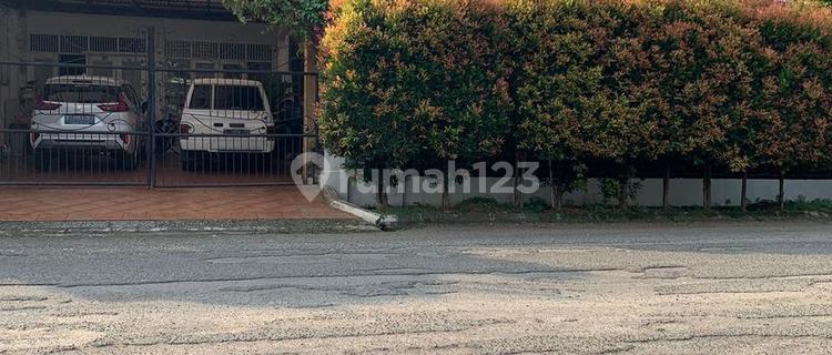 Rumah Dalam Cluster Dengan Kolam Renang Dekat Mrt Lebak Bulus  1