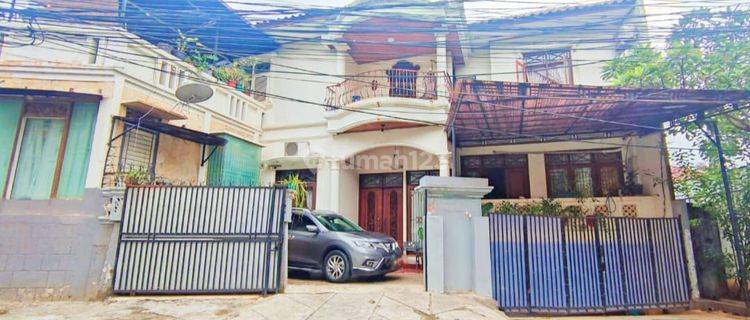 RUMAH VINTAGE 3 LANTAI SIAP HUNI DI GANDARIA JAKARTA SELATAN 1