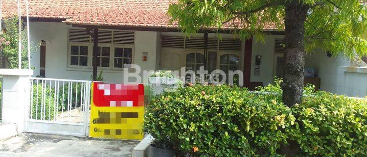 Rumah  Strategis Siap Huni , Murah Di Tengah Kota 1