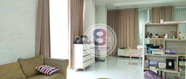 Rumah di Discovery Bintaro Jaya Sektor 9 Dengan Swimming Pool  1