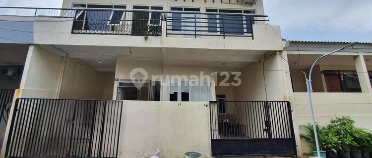 Rumah 2 Lantai Bagus di Kuala Mas Tanah Mas 1