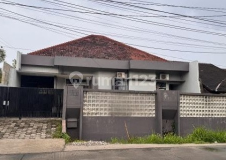 Nice and Spacious Boarding House, Strategically Located on Hasanudin Street. 1