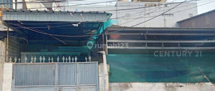 Rumah Tua Hitung Tanah Di Angke Indah JakBar 1