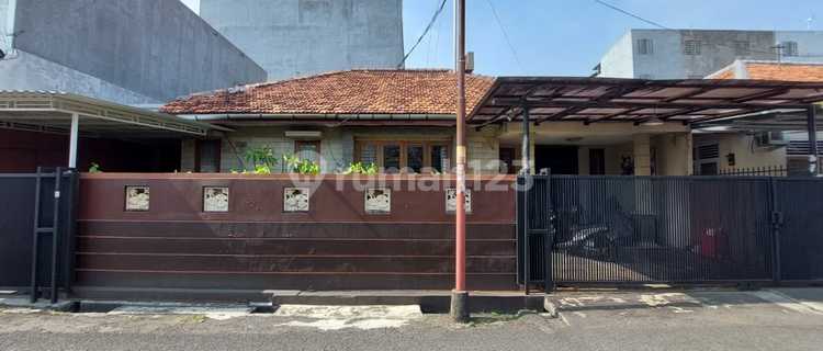 Rumah Di Pos Pengumben Jakarta Barat. Luas 340m SHM 1