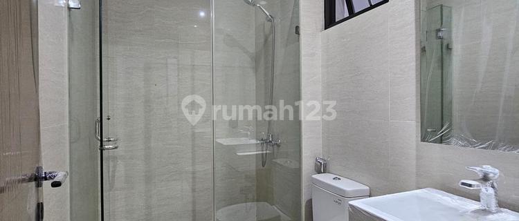 Dijual Rumah Mewah 3lt Lokasi Strategis di Kawasan Bsd, Tangerang 1