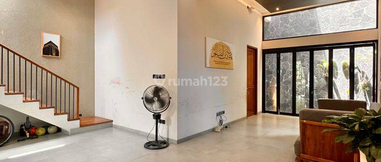 Jual Rumah Harga Murah Semi Furnished Siap Huni di Jagakarsa 1