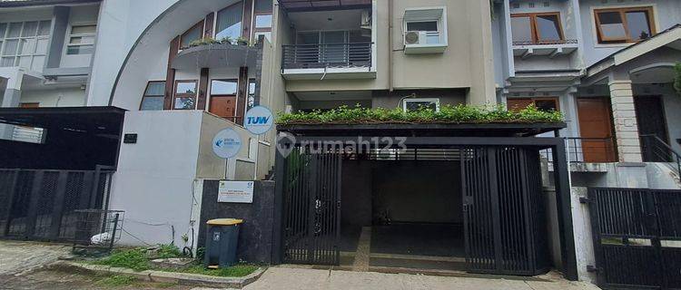 Dijual Rumah 2 Lantai Minimalis Modern Komplek Setraduta 1