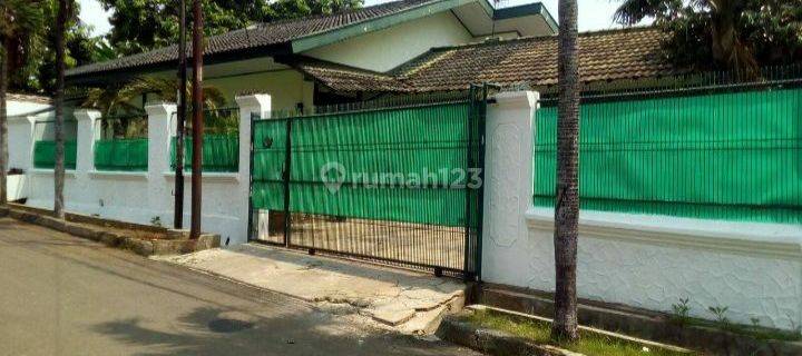 Jual cepat Rumah luas bentuk kantong di Komplek joglo  1