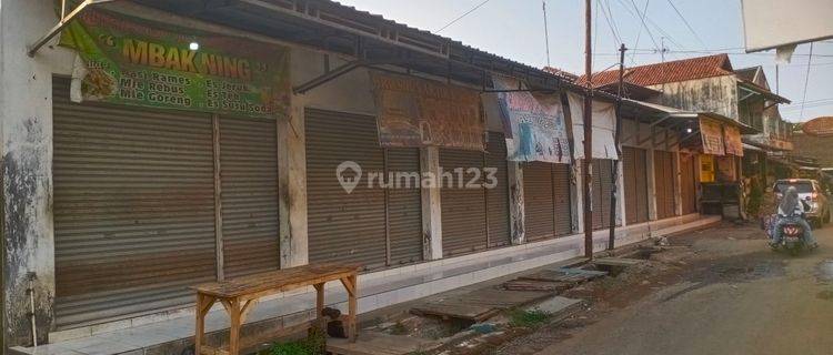 Kios strategis depan pasar kedungwuni di Depan pasar kedungwuni 15 m 1