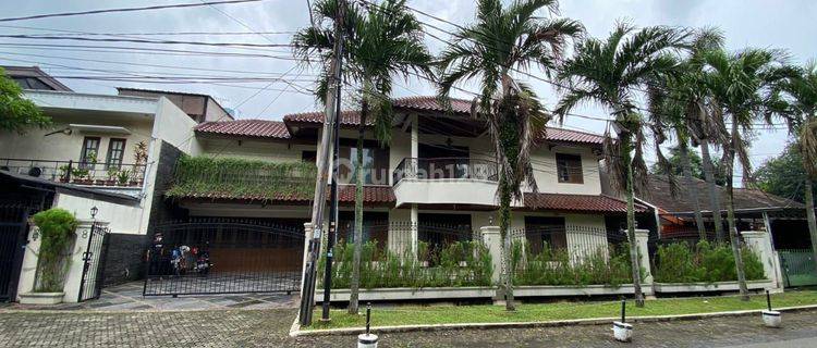 DIJUAL/SEWA RUMAH TERAWAT (Siap Huni ) JL. DELMAN UTAMA  KEBAYORAN LAMA JAKARTA SELATAN  1