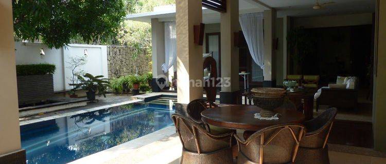 FOR SALE LUXURY HOUSE READY TO (Unfurnished ) USE IN AMPERA, JAKARTA SELATAN.
 1