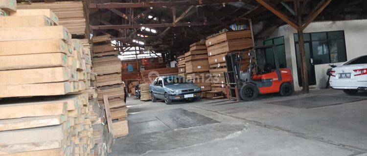 DiJual Bangunan Workshop Ex tempat Cucian mobil HITUNG TANAH.
HARGA HAMPIR SETARA NJOP. 1