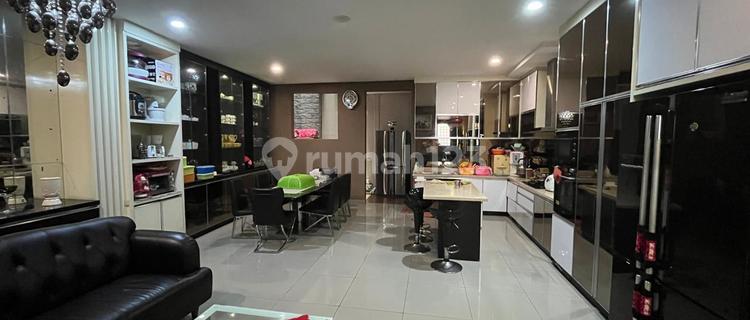 For Sale 5-Story House on Land in Sereal, Tambora, Jakarta 1