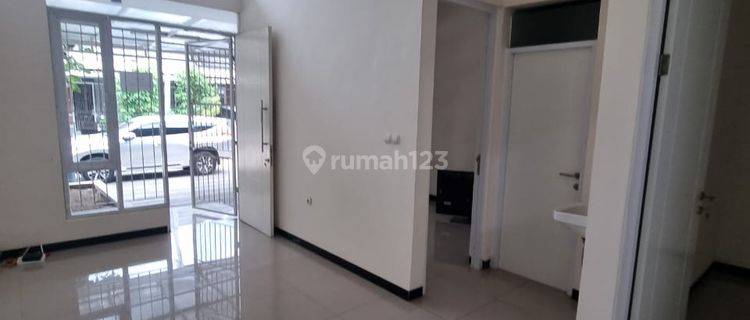 Disewakan Rumah Bagus Unfurnished Cluster di Taman Kopo Indah , Bandung 1