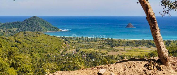 Tanah Di Selong Blanak Dengan View Laut Dan Fasilitas Jalan Sudah Tersedia Dekat Dengan Air Terjun Dan Kompleka Villa Mewah Di Sebelahnya, Boleh Beli Sebagian