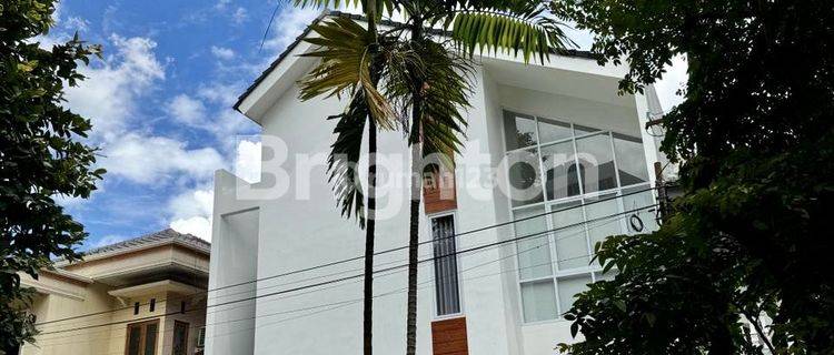 Turun Harga! Rumah Mewah Strategis 10x20 m Petojo Sabangan Jakarta Pusat Brand New Semi Furnished 1