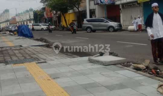 Rarely Available Shop House for Rent, Strategically Located in the Business Center, Steps Away from the City Square 1