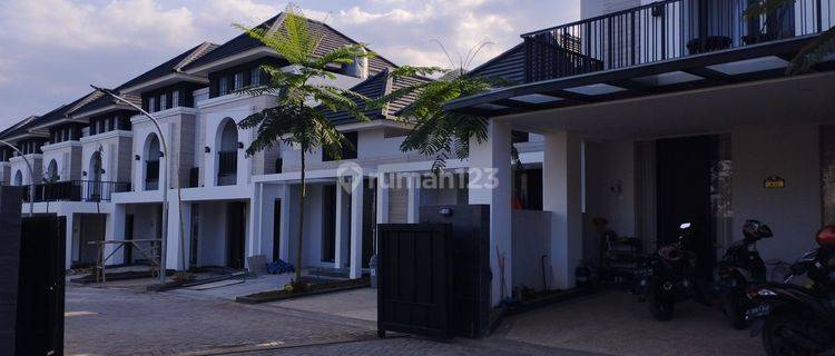 Rumah 2 Lantai View Seperti Villa One Gate Pudak Payung 1