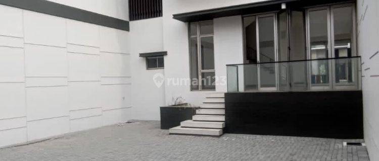 Rumah baru pik2  di sewakan cepat harga terbaik 1