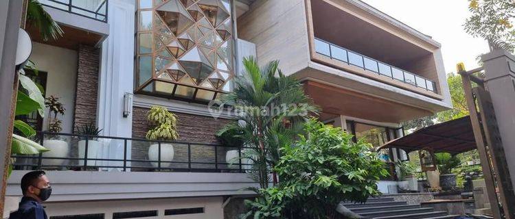 Rumah 2 Lt D Kebayoran Furnish Mewah Ada Pool Dan Basement D Jual 1