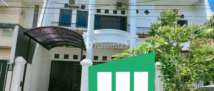 Di jual rumah 2 lantai di kawasan elit Panakukang  1