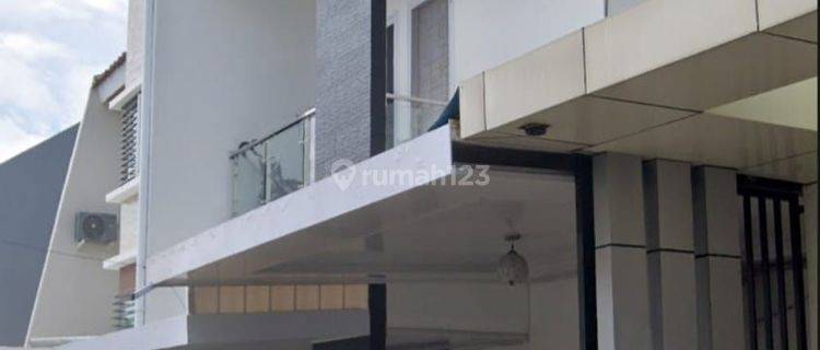 Di jual rumah 2 lantai jl. Buakana makassar 1