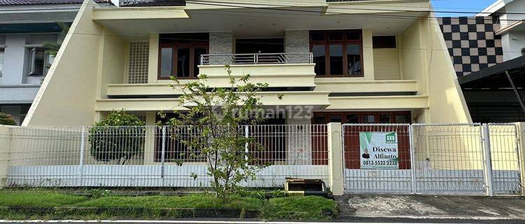 Di sewakan rumah mewah semi furnished Panakukang  1