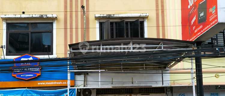 For Sale, Strategic Shop House for Business on Jl. Borong 1