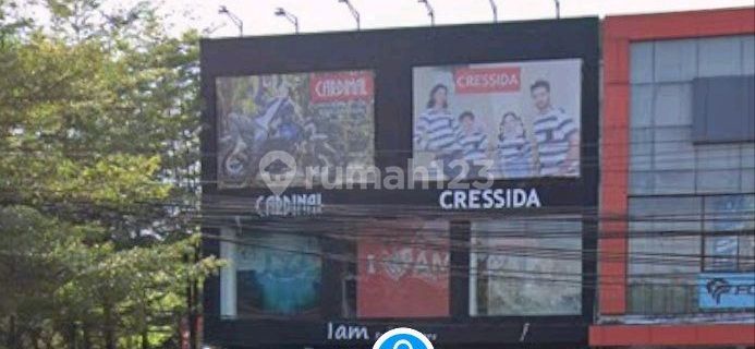 For Rent: 3-Section Shop House on Perintis Kemerdekaan Main Road 1