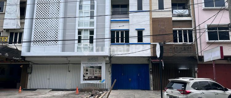 Di Sewakan Ruko 3 Lantai Poros Jalan 1