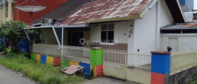 Di Jual Rumah Tua Dekat Pantai Losari 1