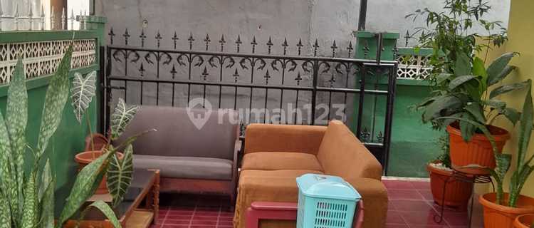 Strategic Investment Property in Ciputat, South Tangerang 1