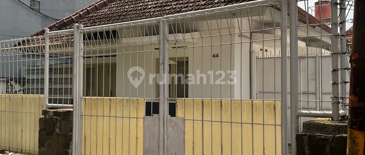 Rumah Terawat SHM di Pasar Bunga Pandu, Jl. Begawan Sempani 1, Pamoyanan, Cicendo, Kota Bandung, Jawa Barat, Indonesia, 40173, Bandung Barat 1