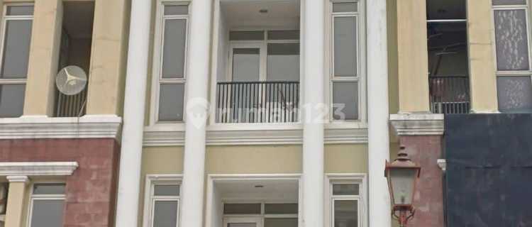 3-Storey Shop House for Rent Ready to Use Strategic Location in Gading Serpong, South Tangerang 1